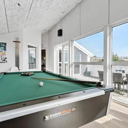 Pet Friendly In With Kitchen Holiday home *